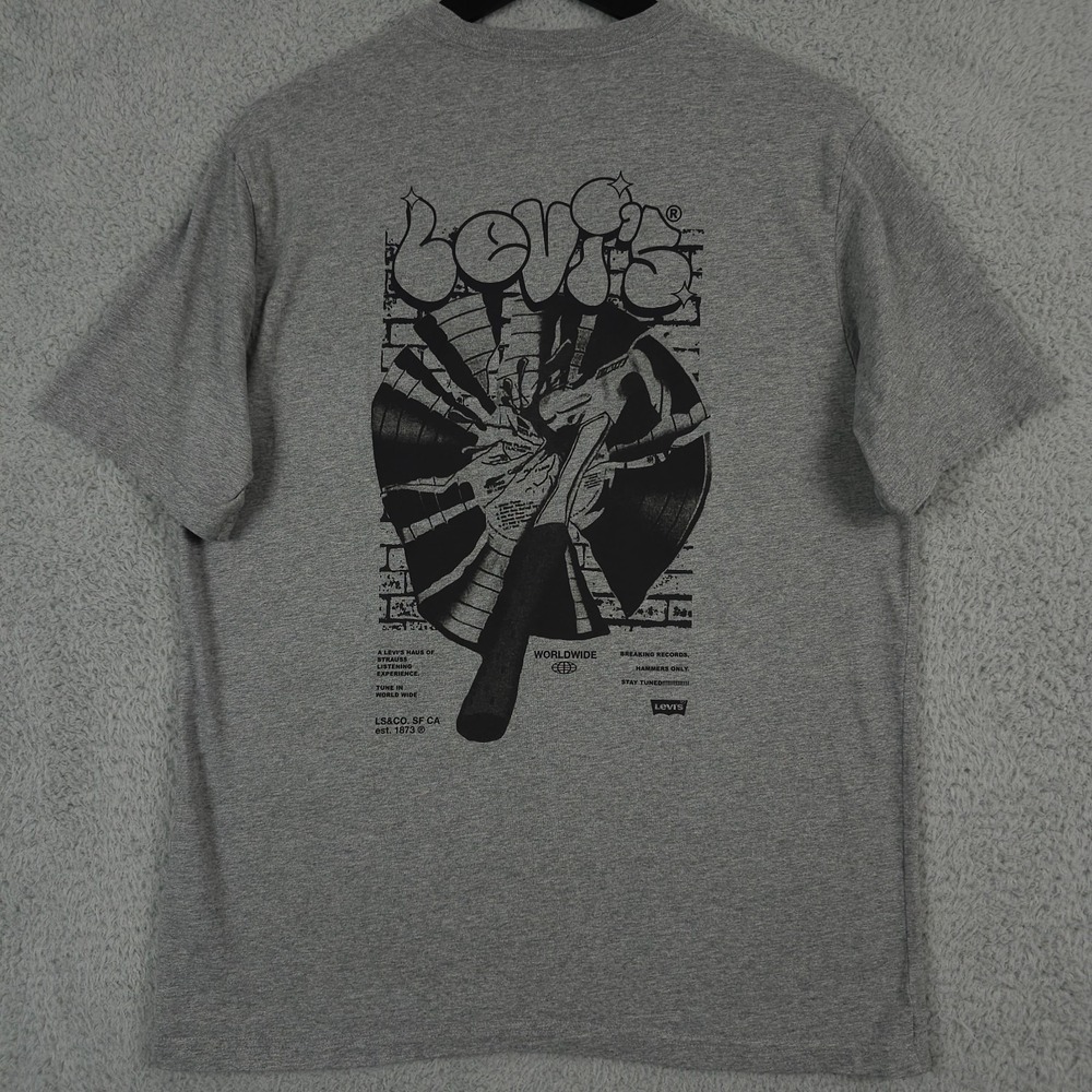 Levis Shirt Mens M Heather Gray Graphic Relaxed Fit Breaking Records Broken Tee